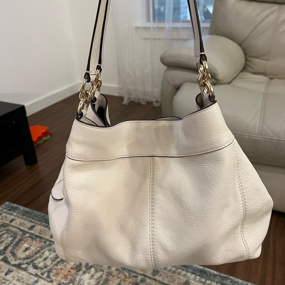 Coach purse/ like new - Picture 3 of 10